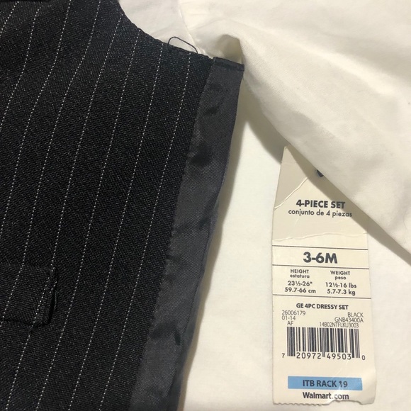 Boys suit and tie - Picture 3 of 3